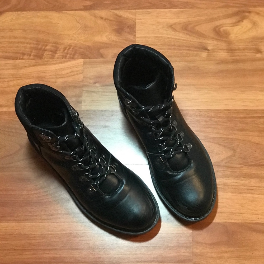 Combat boots